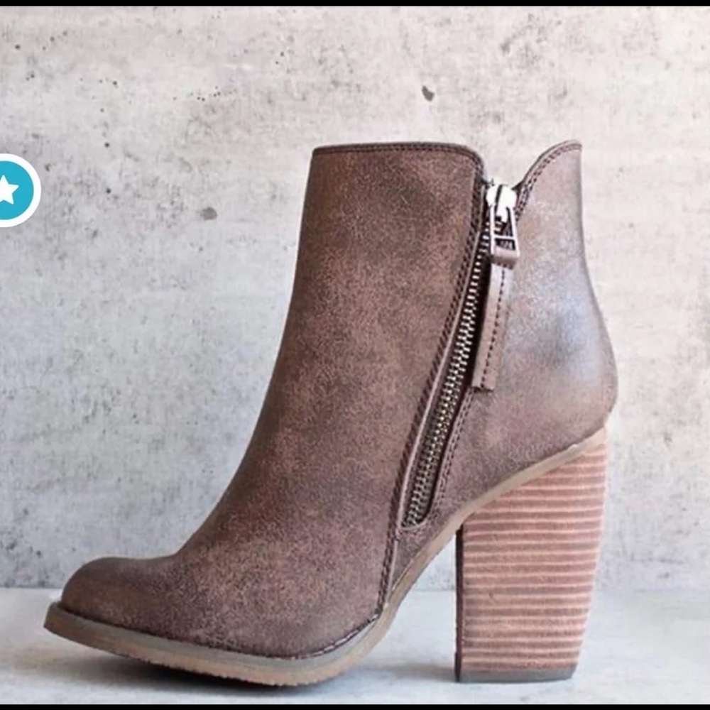 Brown chunk ankle booties